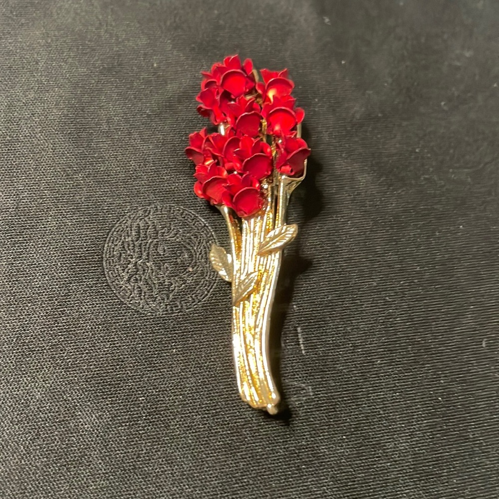 Vintage signed DM 1 dozen roses pin